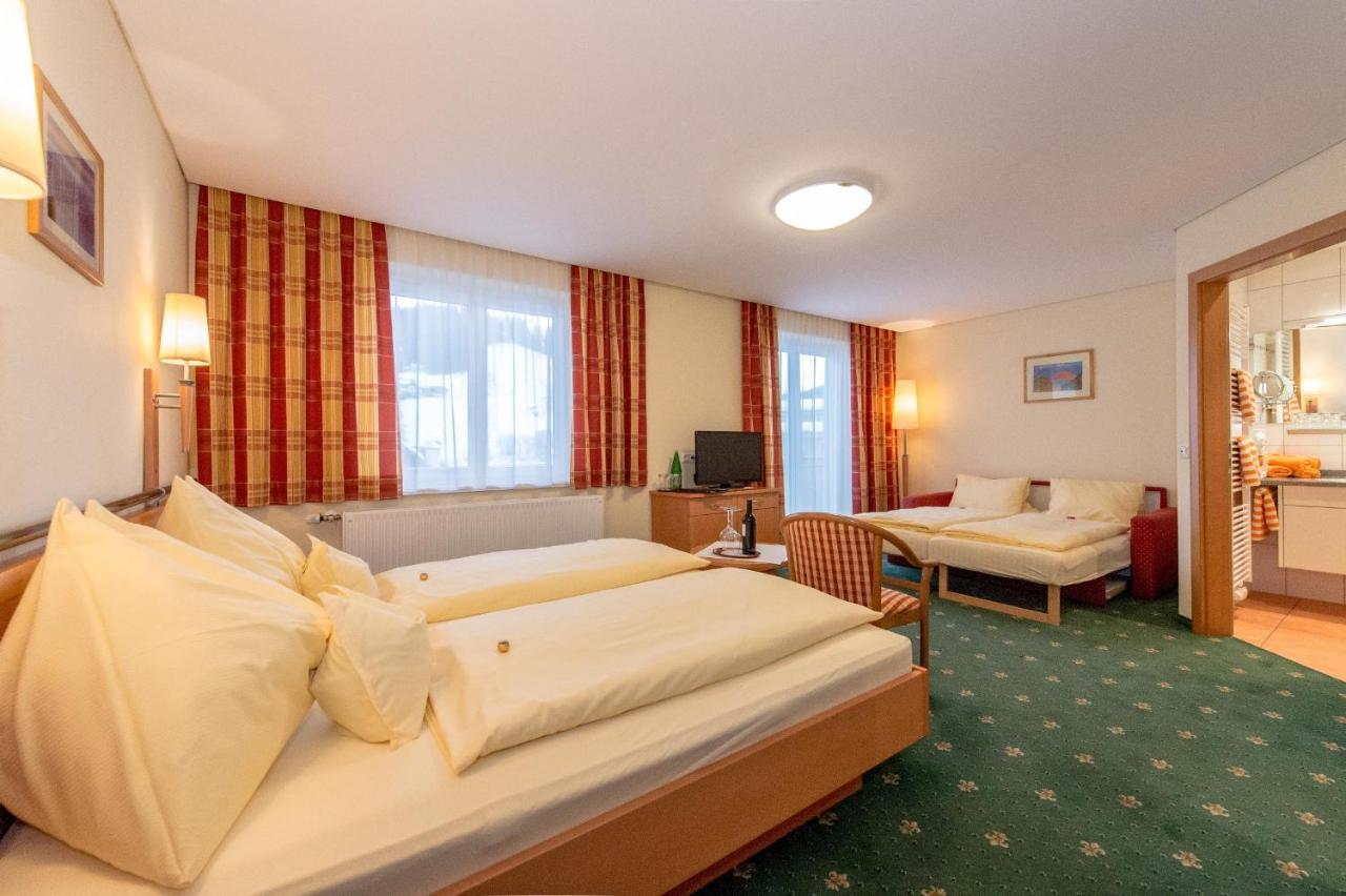 Pension Elisabeth Russbach am Pass Gschutt Ruang foto
