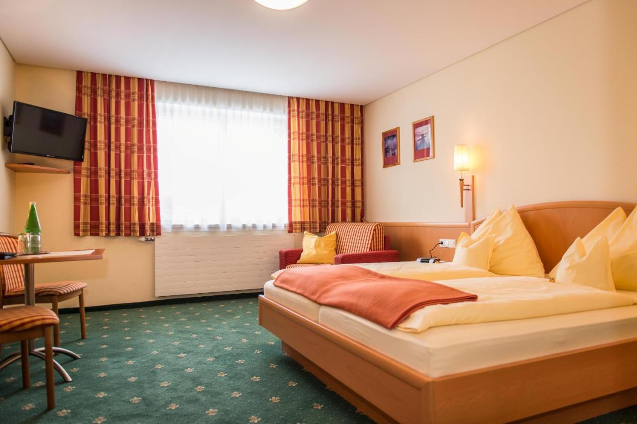 Pension Elisabeth Russbach am Pass Gschutt Ruang foto